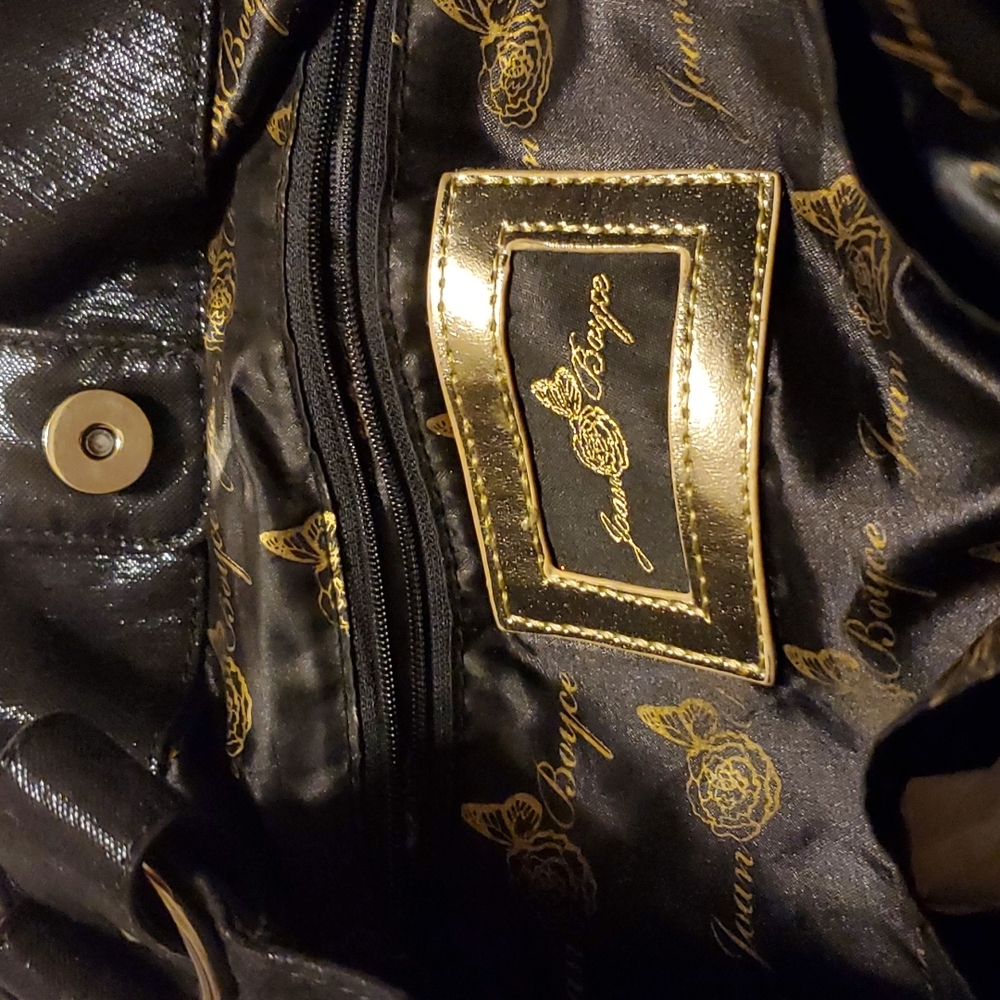 Joan Boyce designed hobo purse, Black shiny fabric,lined,lots of pockets inside - Picture 8 of 8